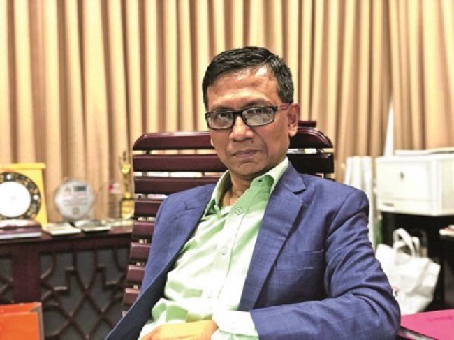 বাংলাদেশ ফুটবলে সিন্ডিকেট : হোতাদের একজন।